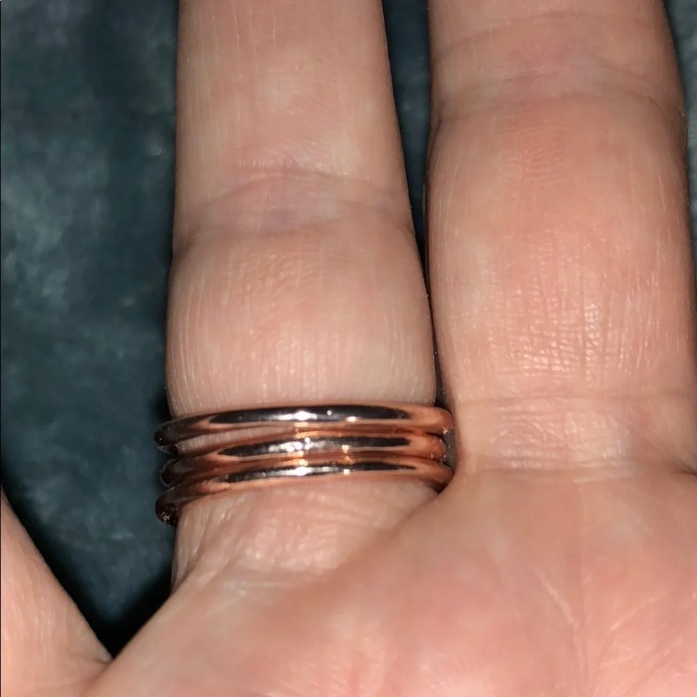 Exotic three ring set